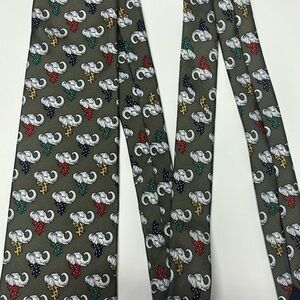 Brooks Brothers silk tie with elephants